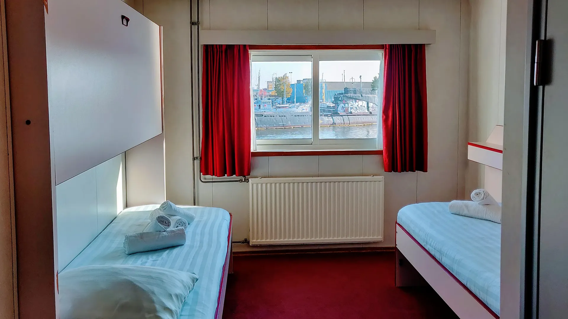 Botel Amszterdam 3*,