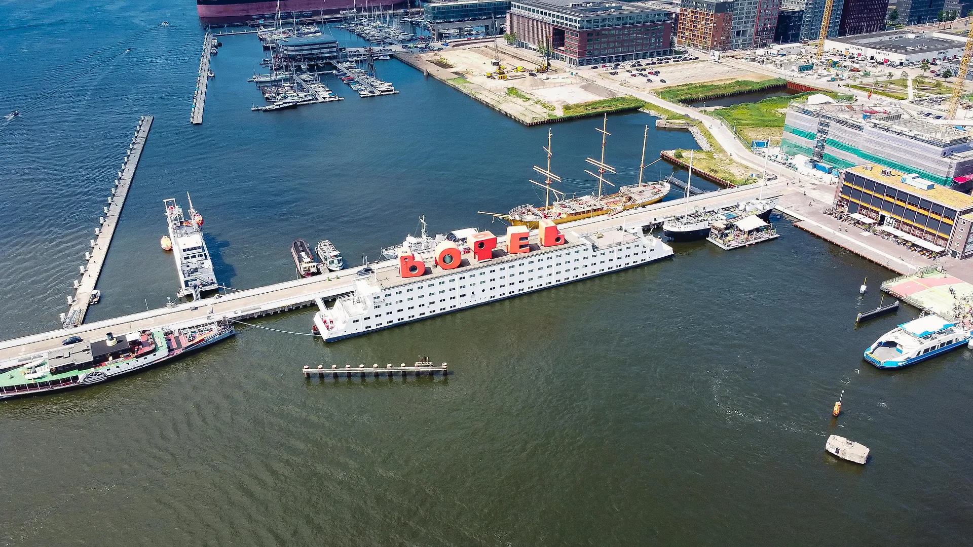 Botel Amszterdam Szálloda