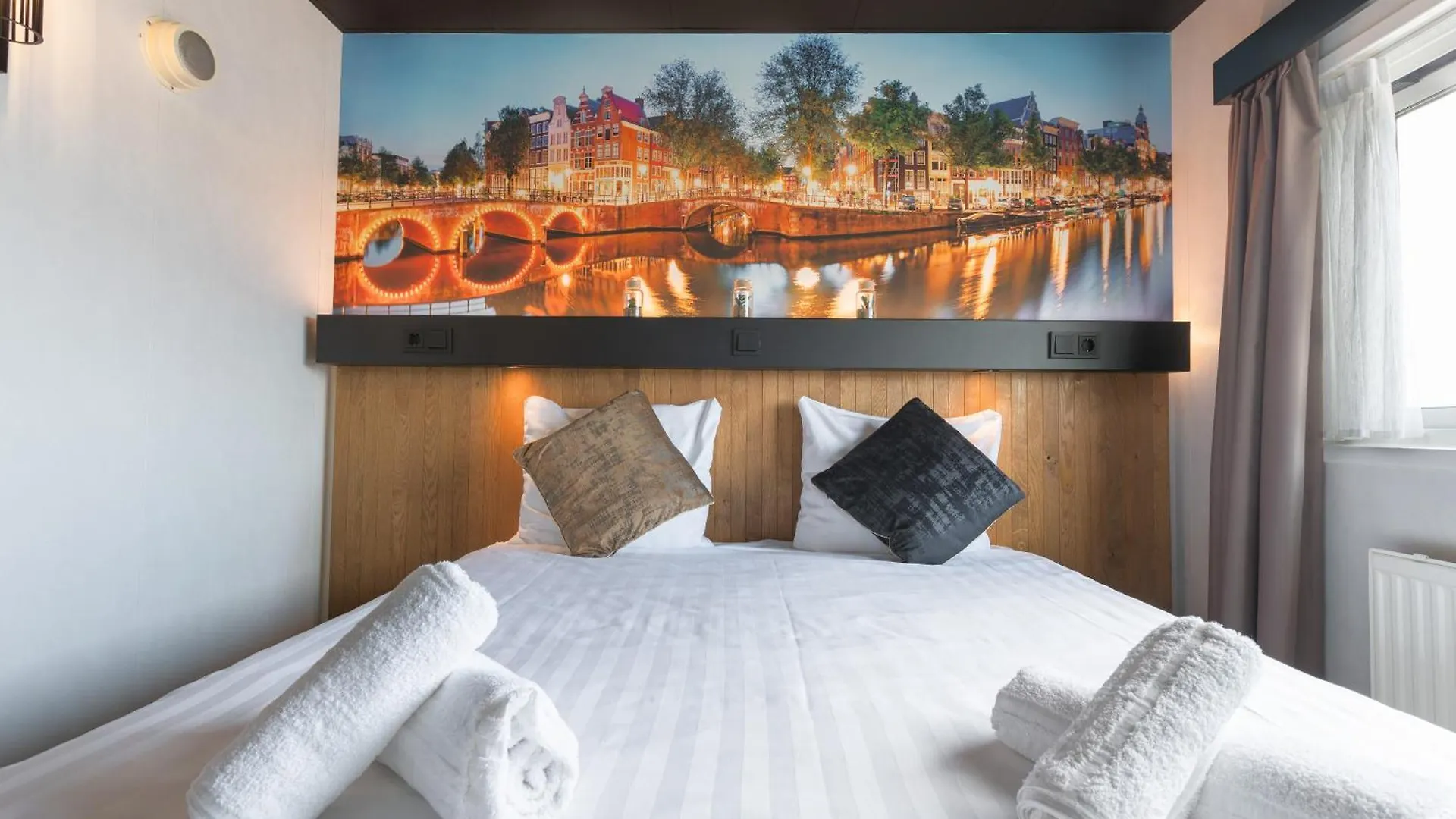 Szálloda Botel Amszterdam