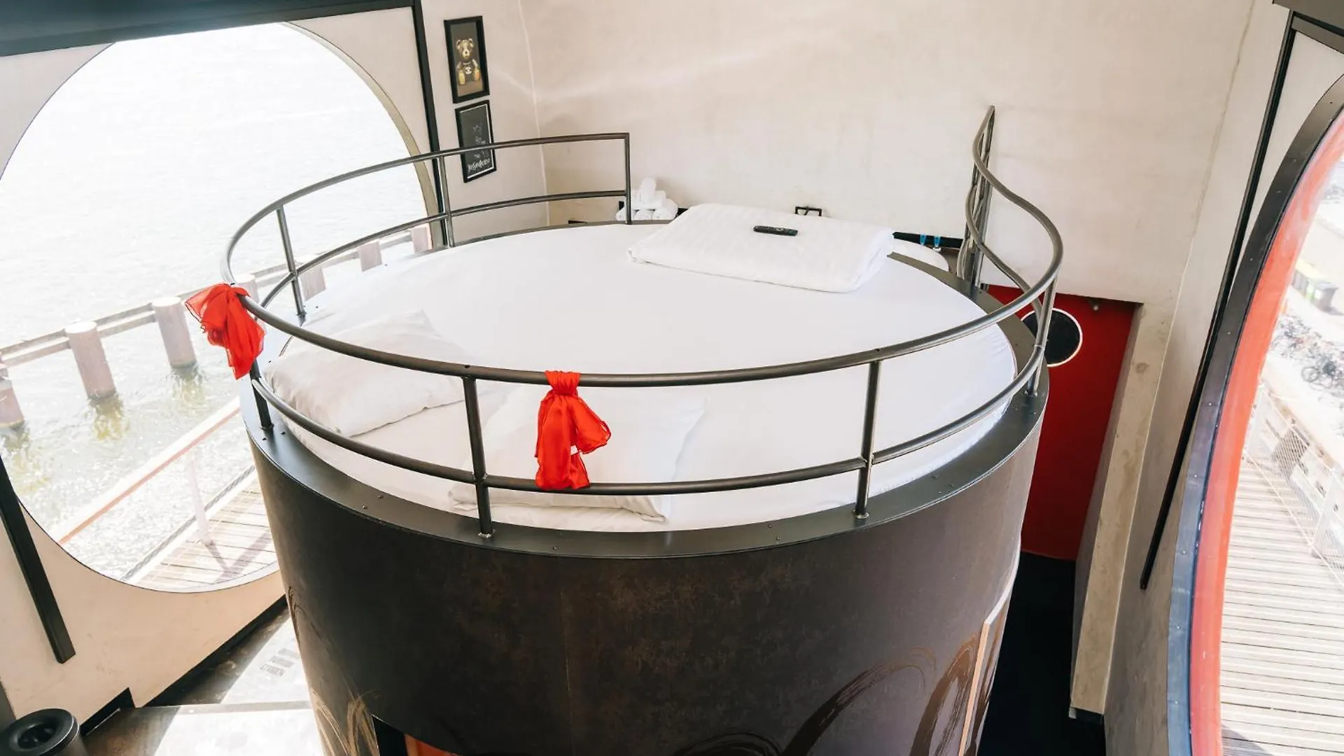 *** Szálloda Botel Amszterdam Hollandia