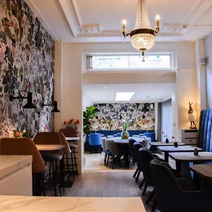 3* Hotell Asterisk 3 Star Superior