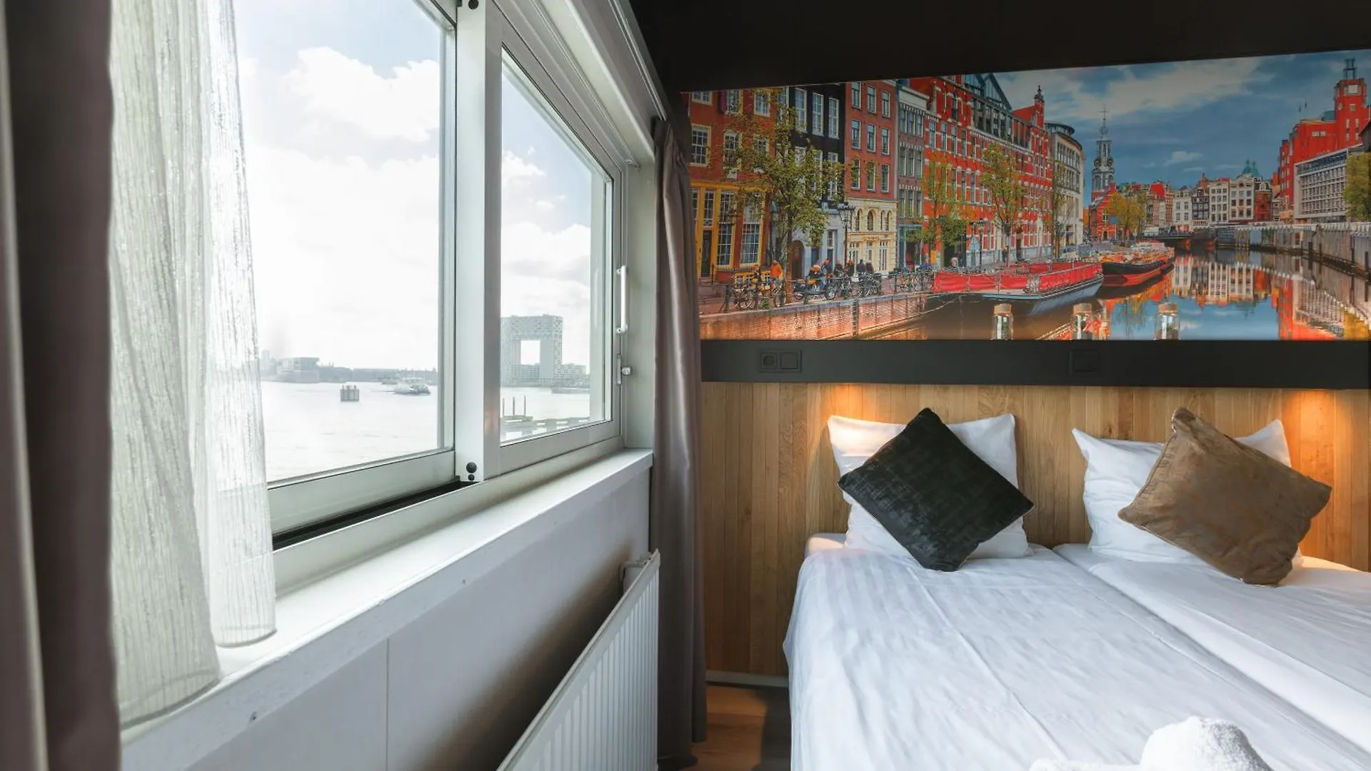 Botel Amsterdam Hotel